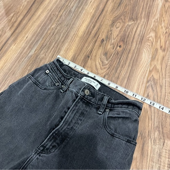 Abercrombie & Fitch 90's Straight Ultra High Rise Jeans Curve Love black slit - Picture 7 of 9